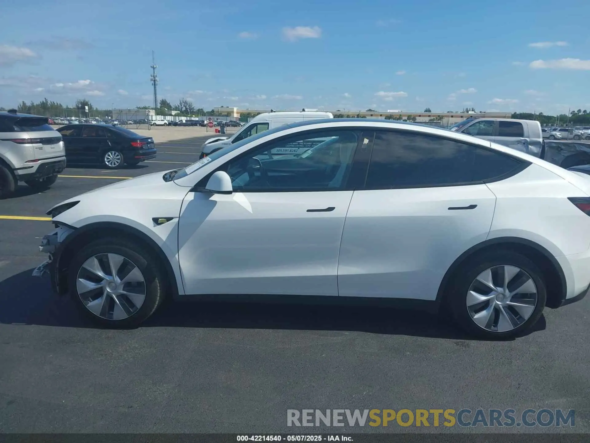 14 fotografías del automóvil dañado 7SAYGDED7PF945916 TESLA MODEL Y 2023