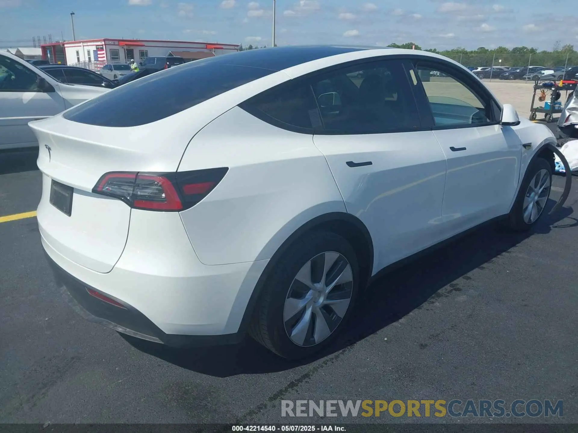 4 fotografías del automóvil dañado 7SAYGDED7PF945916 TESLA MODEL Y 2023