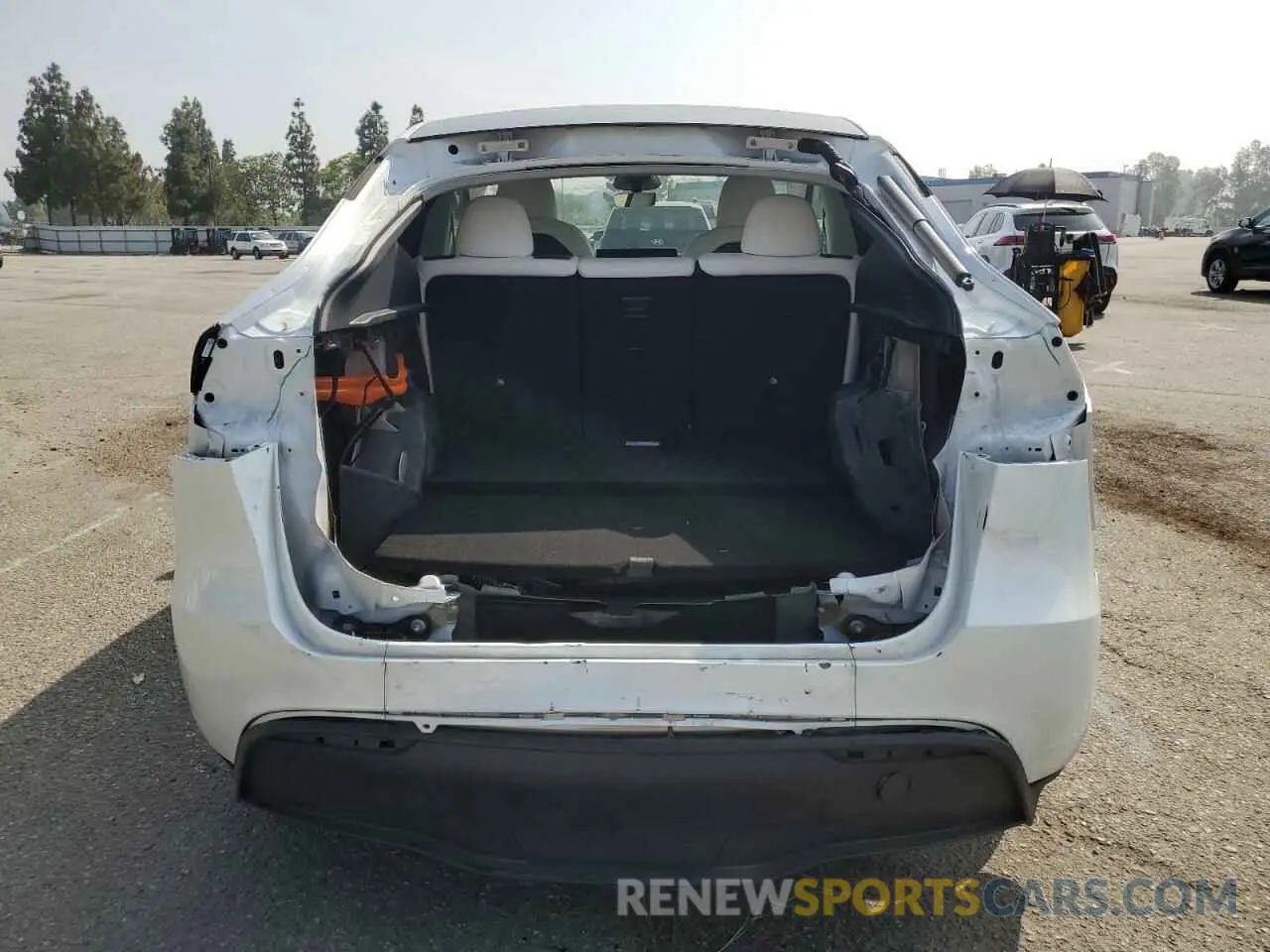 6 fotografías del automóvil dañado 7SAYGDED8PF933497 TESLA MODEL Y 2023
