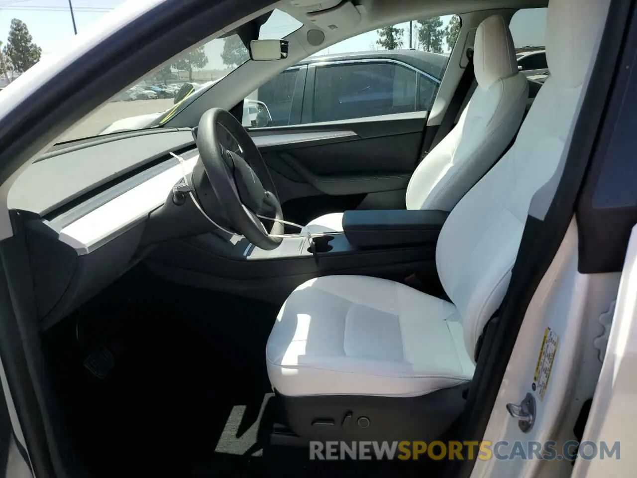 7 fotografías del automóvil dañado 7SAYGDED8PF933497 TESLA MODEL Y 2023