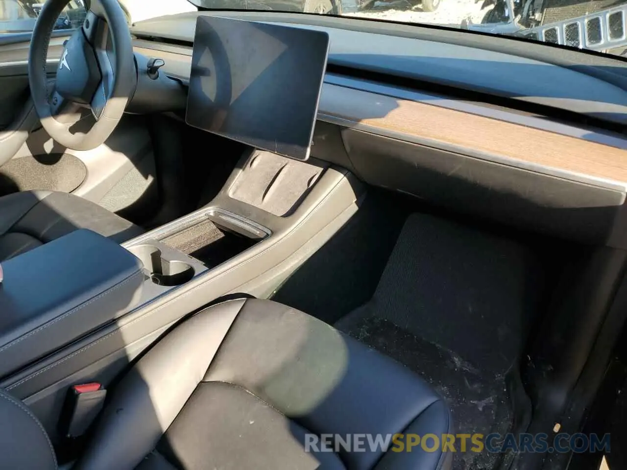 8 fotografías del automóvil dañado 7SAYGDED8PF957265 TESLA MODEL Y 2023