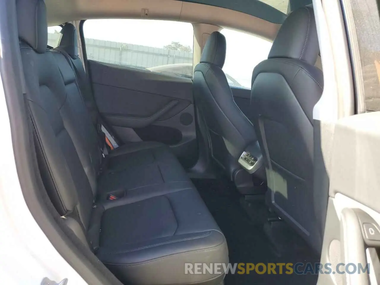 10 fotografías del automóvil dañado 7SAYGDED8PF959565 TESLA MODEL Y 2023