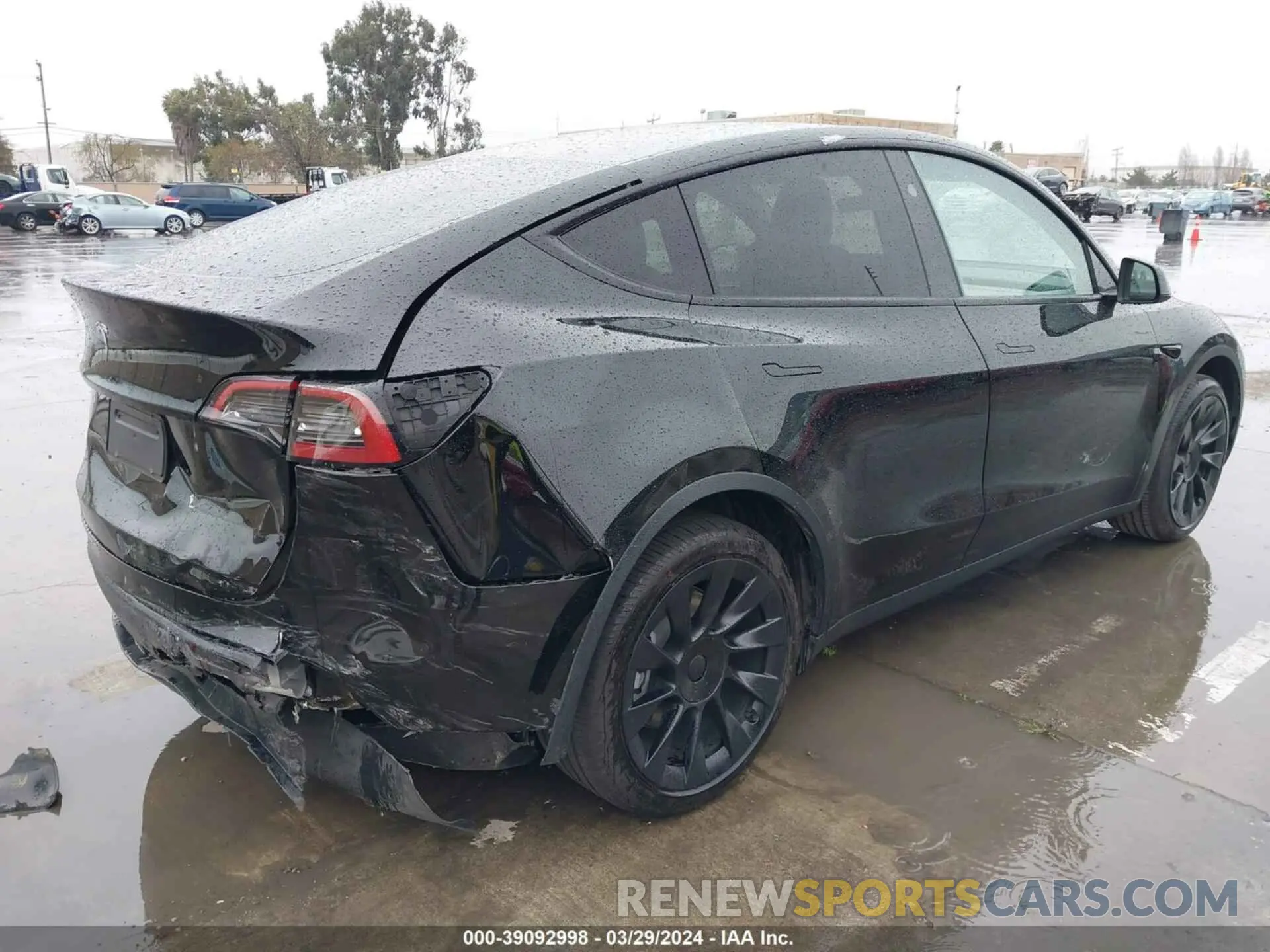 4 fotografías del automóvil dañado 7SAYGDED8PF976883 TESLA MODEL Y 2023