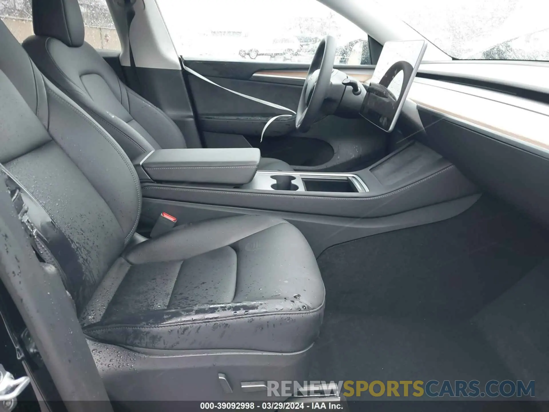 5 fotografías del automóvil dañado 7SAYGDED8PF976883 TESLA MODEL Y 2023