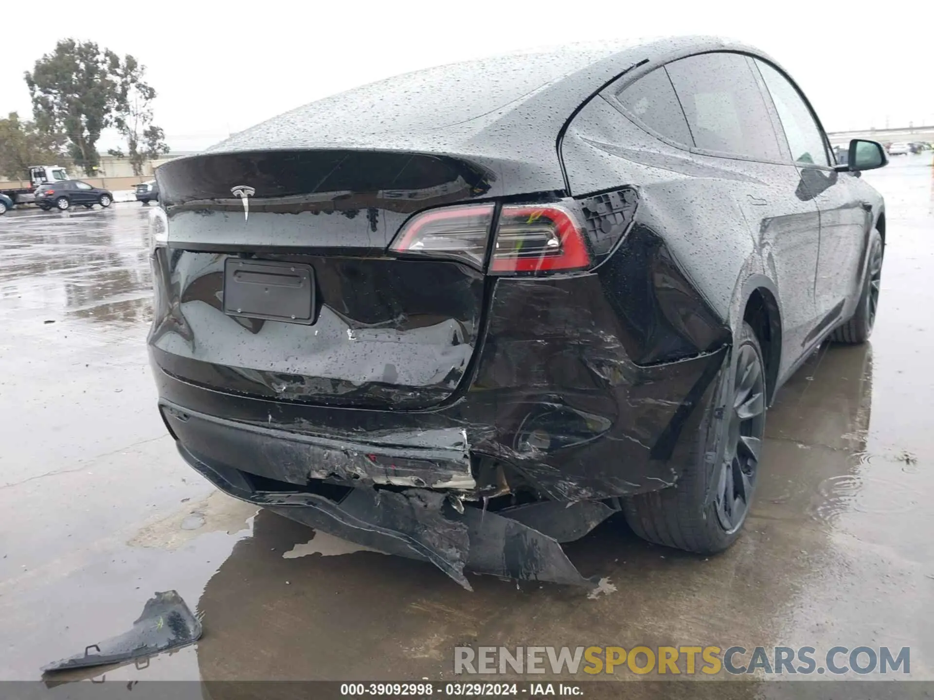 6 fotografías del automóvil dañado 7SAYGDED8PF976883 TESLA MODEL Y 2023