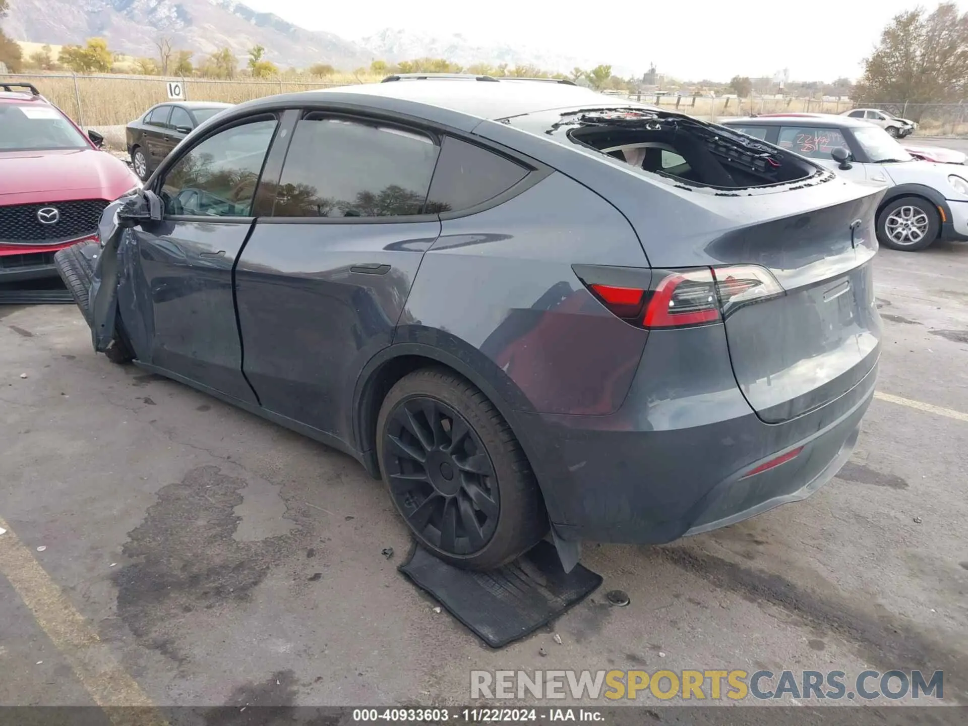 3 fotografías del automóvil dañado 7SAYGDEE0PA029312 TESLA MODEL Y 2023