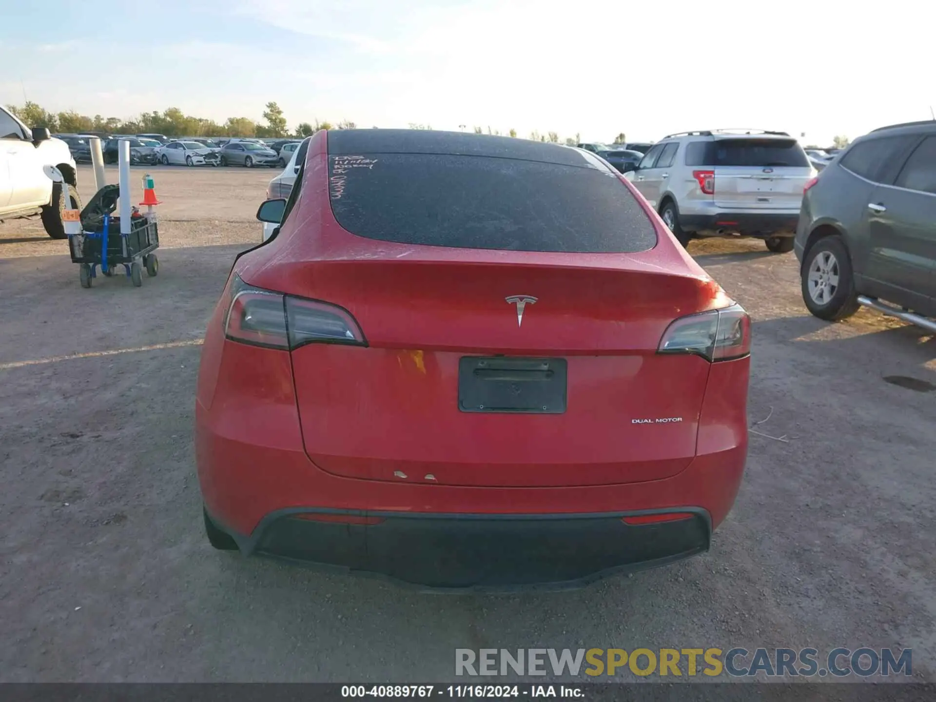 15 fotografías del automóvil dañado 7SAYGDEE0PA030735 TESLA MODEL Y 2023