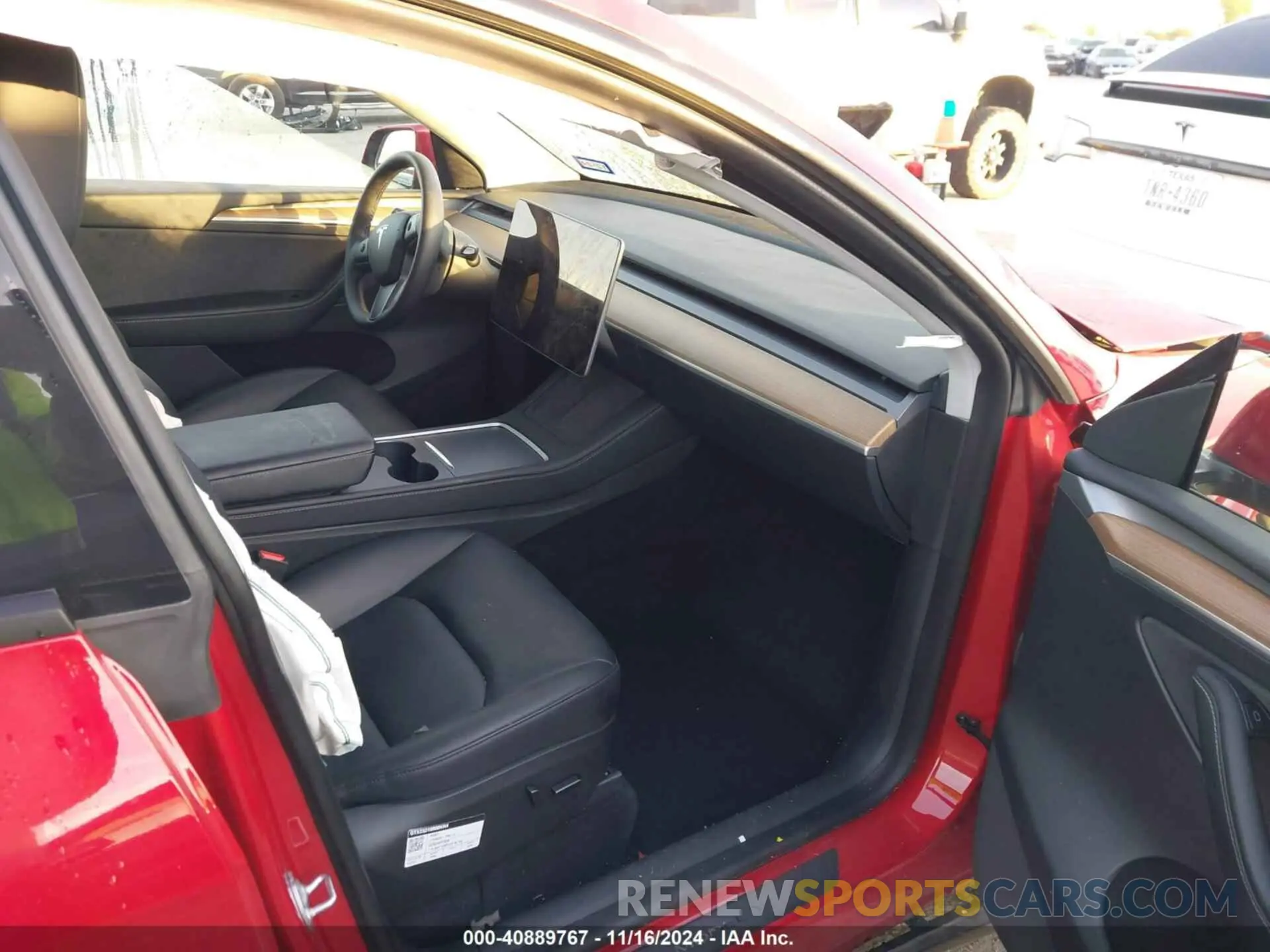 5 fotografías del automóvil dañado 7SAYGDEE0PA030735 TESLA MODEL Y 2023