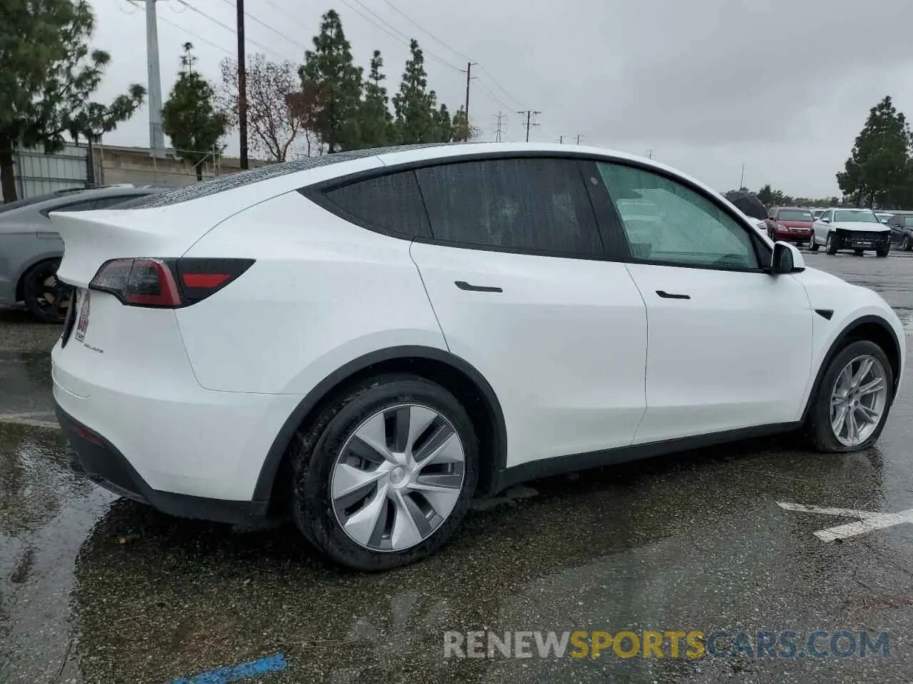 3 fotografías del automóvil dañado 7SAYGDEE0PA035773 TESLA MODEL Y 2023