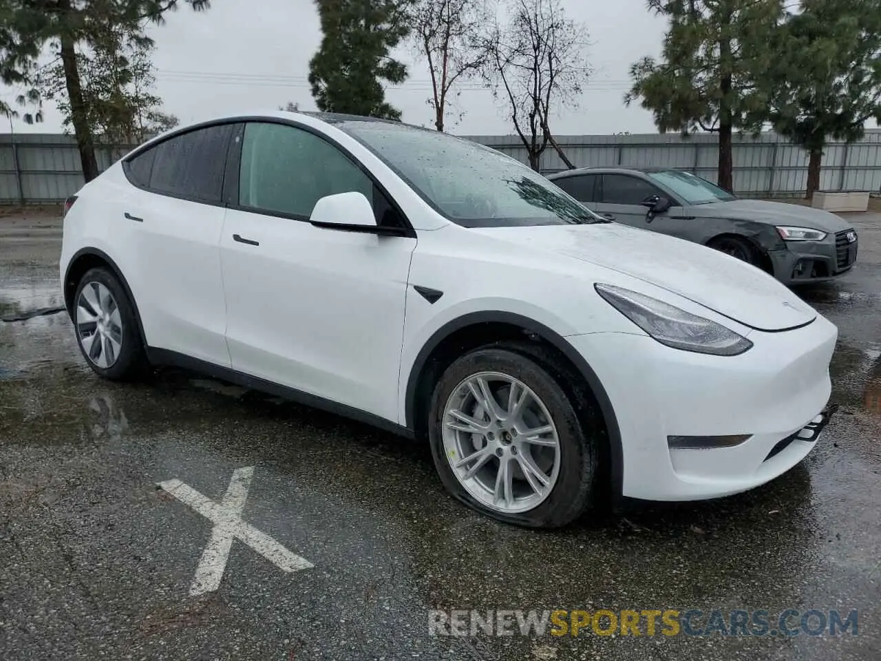 4 fotografías del automóvil dañado 7SAYGDEE0PA035773 TESLA MODEL Y 2023