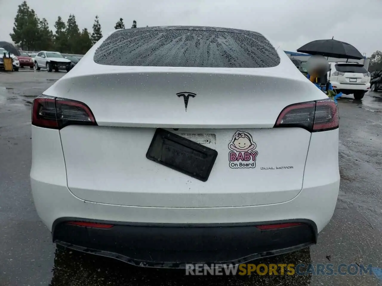 6 fotografías del automóvil dañado 7SAYGDEE0PA035773 TESLA MODEL Y 2023