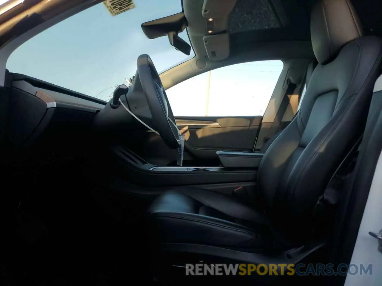 7 fotografías del automóvil dañado 7SAYGDEE0PA035773 TESLA MODEL Y 2023