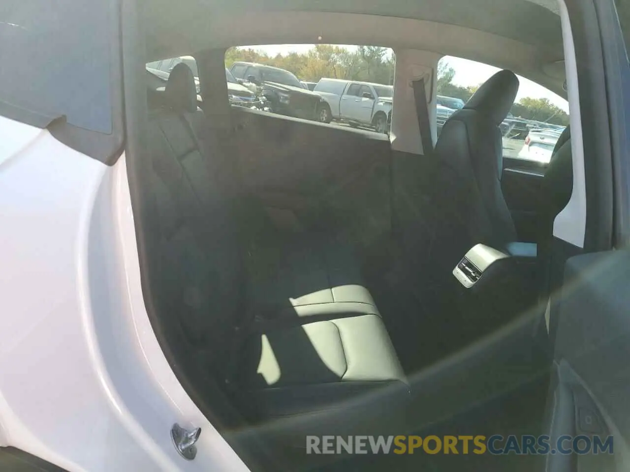 10 fotografías del automóvil dañado 7SAYGDEE0PA051858 TESLA MODEL Y 2023