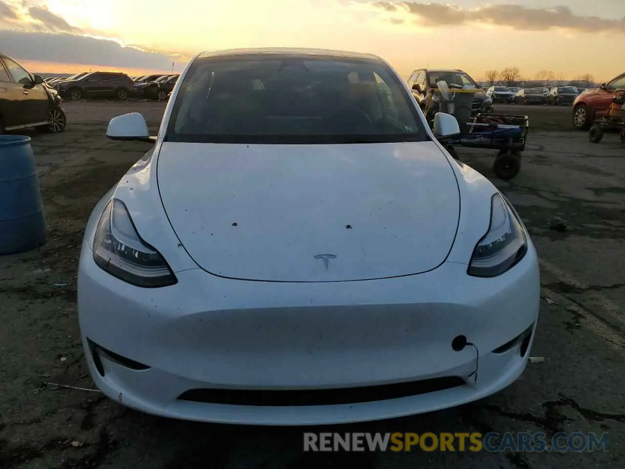 5 fotografías del automóvil dañado 7SAYGDEE0PA056087 TESLA MODEL Y 2023