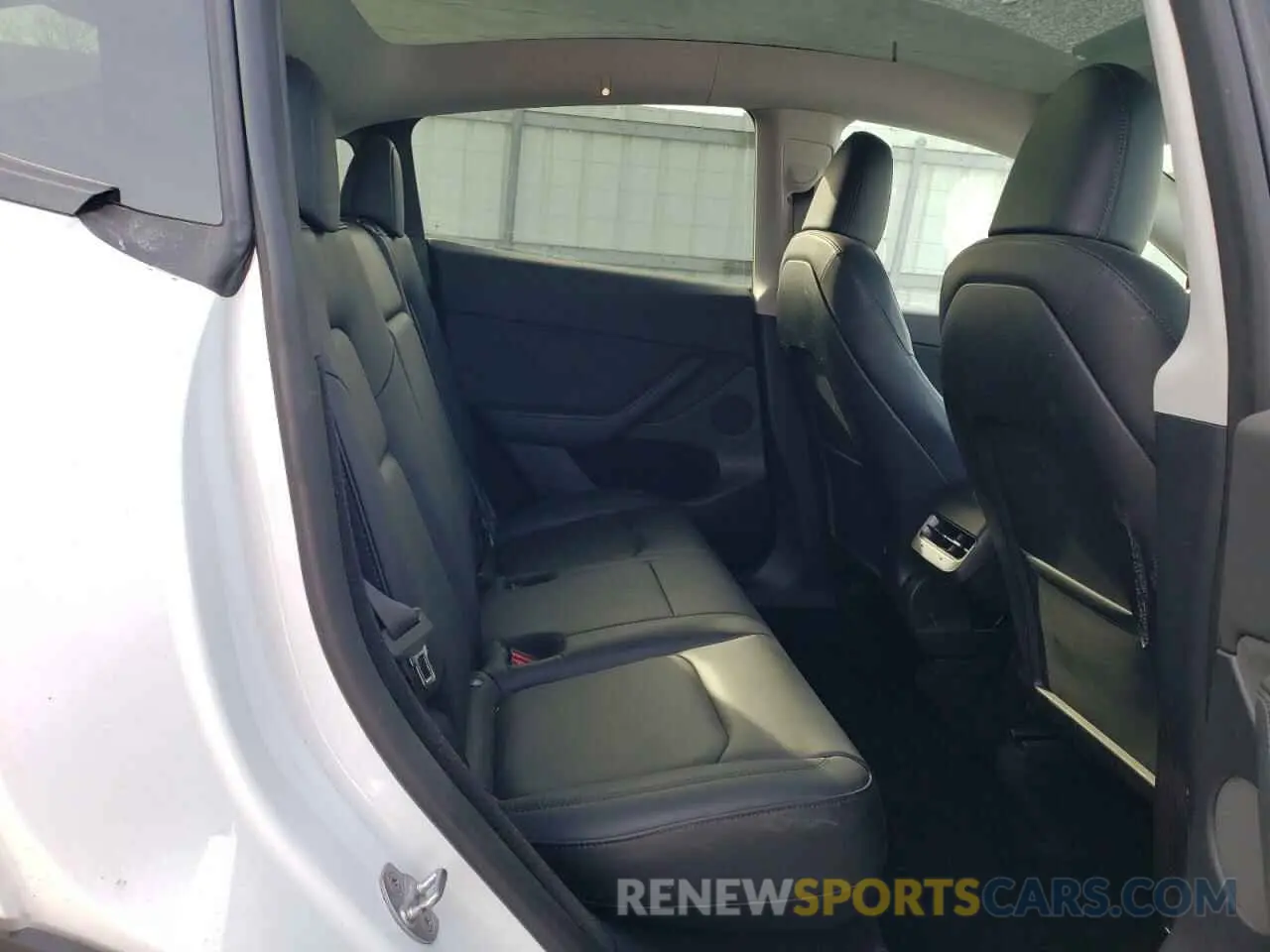 10 fotografías del automóvil dañado 7SAYGDEE0PA065923 TESLA MODEL Y 2023