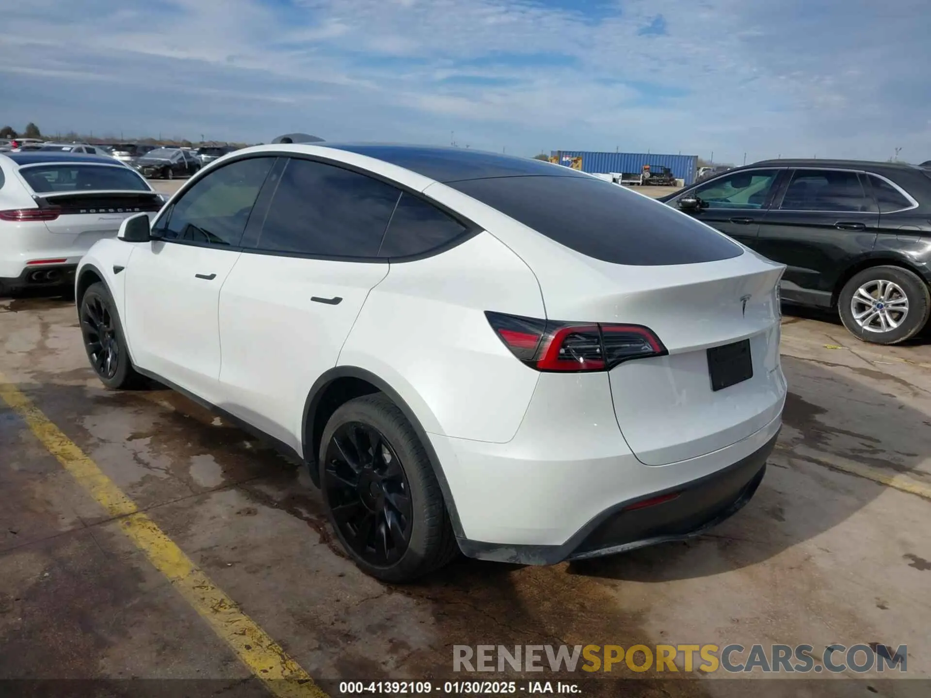 3 fotografías del automóvil dañado 7SAYGDEE0PA070121 TESLA MODEL Y 2023