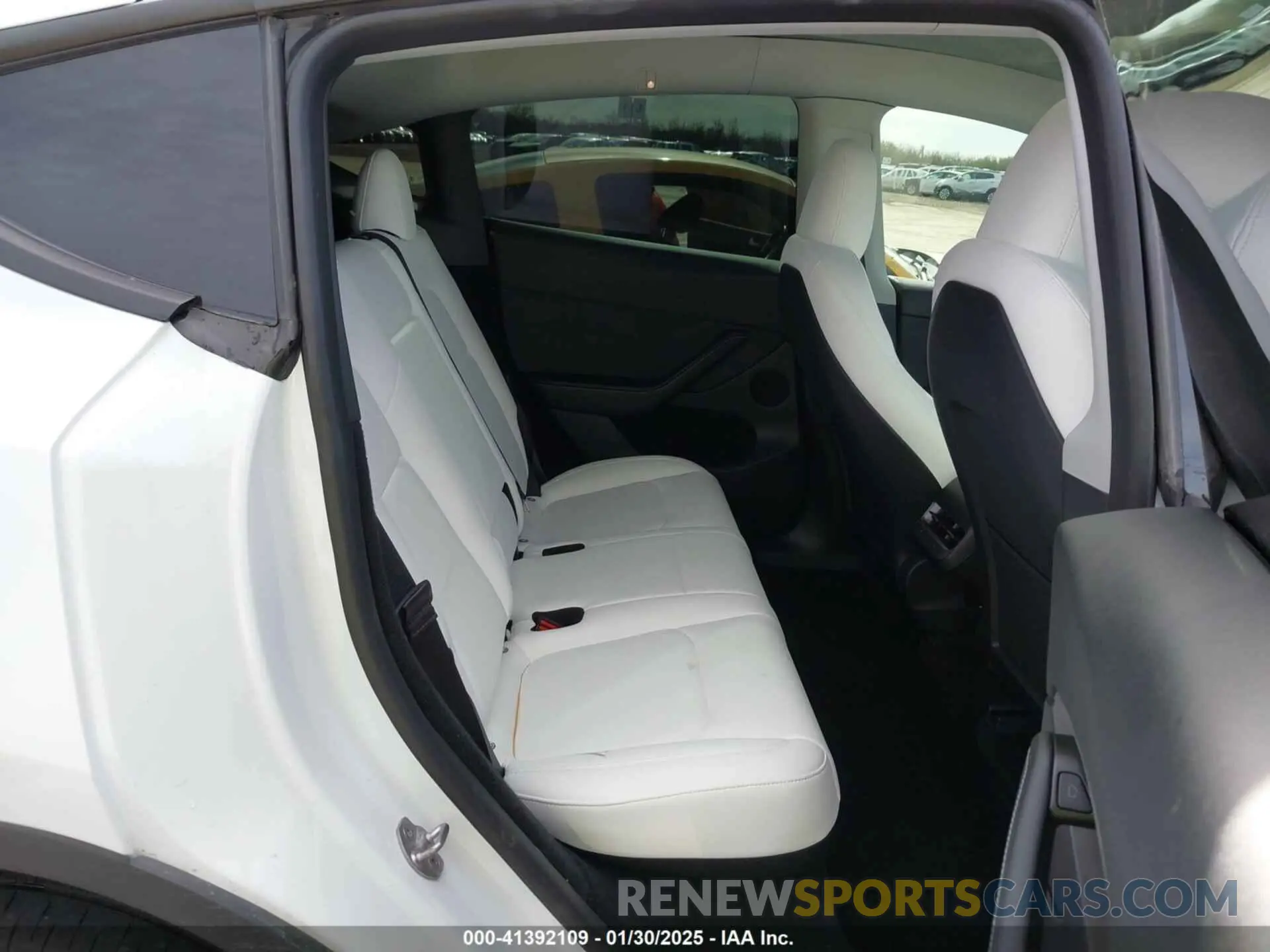 8 fotografías del automóvil dañado 7SAYGDEE0PA070121 TESLA MODEL Y 2023