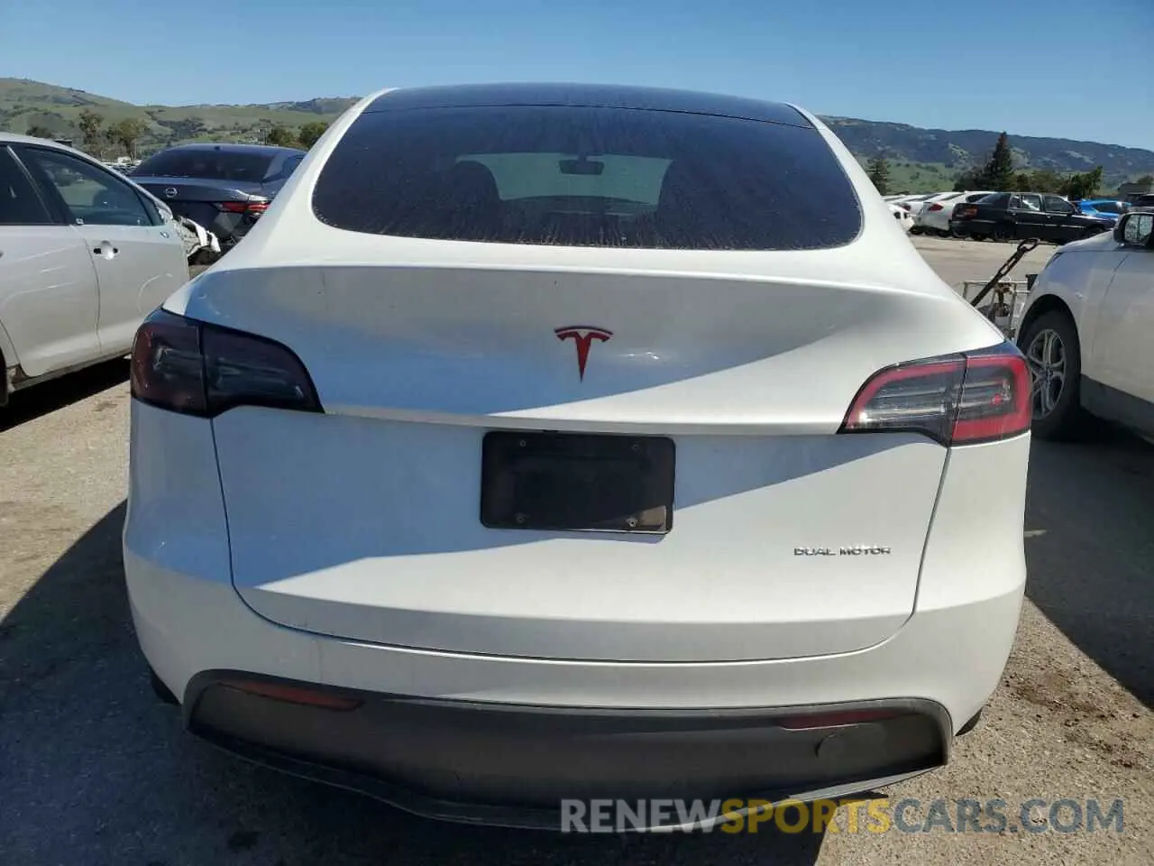6 fotografías del automóvil dañado 7SAYGDEE0PA097545 TESLA MODEL Y 2023