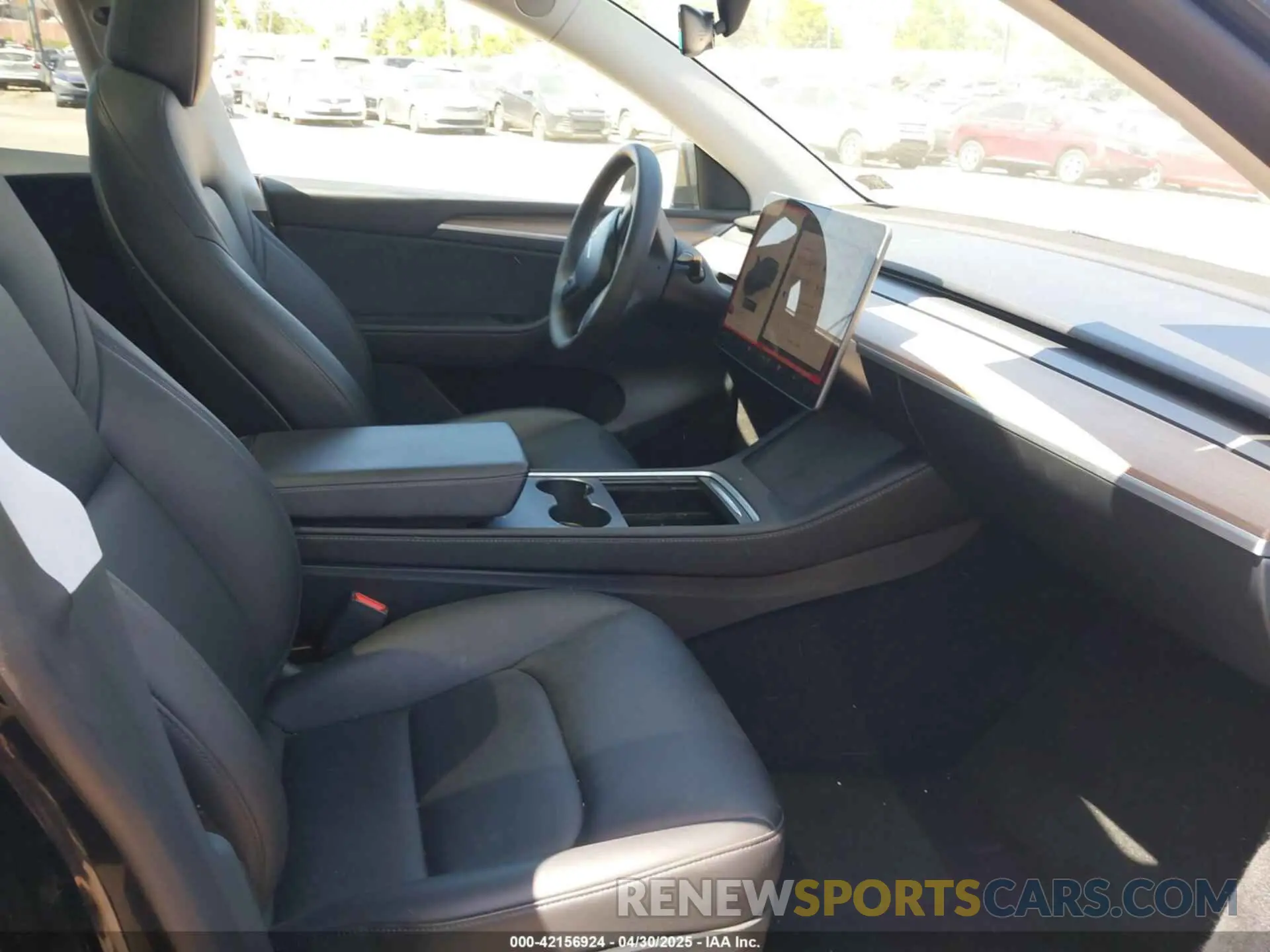 5 fotografías del automóvil dañado 7SAYGDEE0PA111430 TESLA MODEL Y 2023
