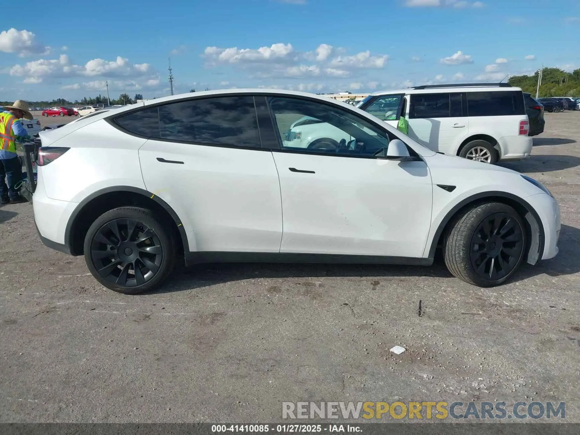 12 fotografías del automóvil dañado 7SAYGDEE0PA128888 TESLA MODEL Y 2023
