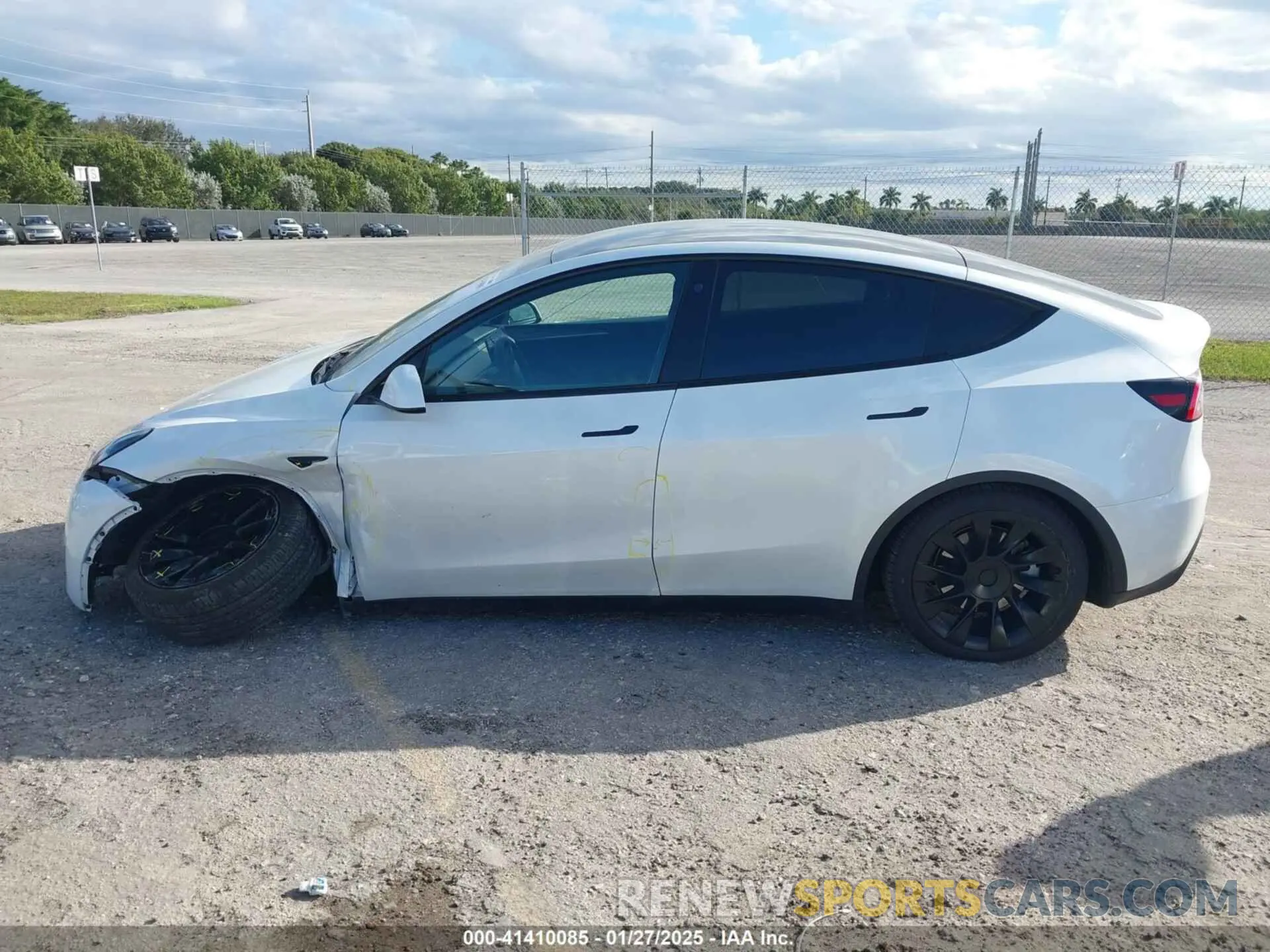 13 fotografías del automóvil dañado 7SAYGDEE0PA128888 TESLA MODEL Y 2023