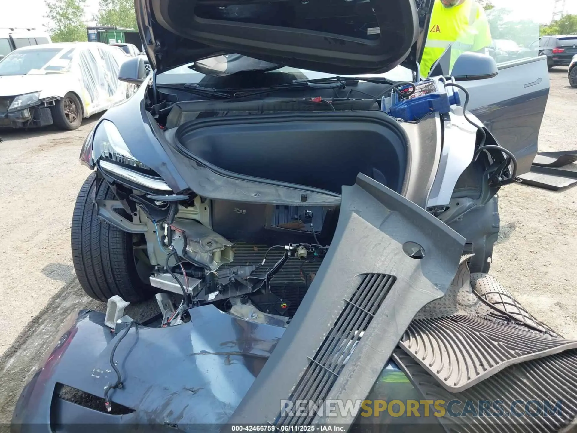 6 fotografías del automóvil dañado 7SAYGDEE0PA129376 TESLA MODEL Y 2023