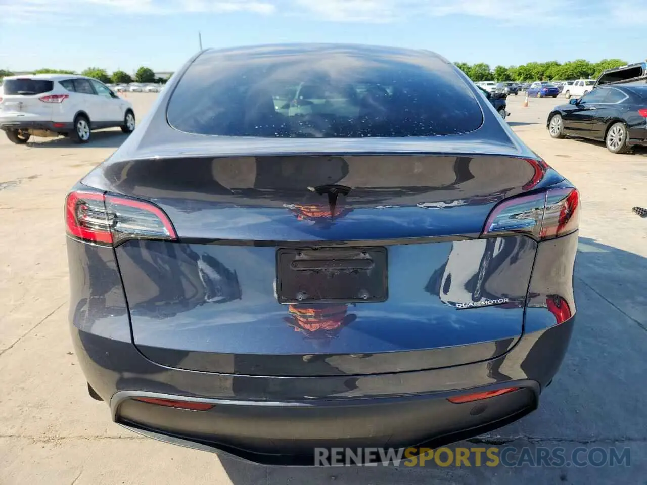 6 fotografías del automóvil dañado 7SAYGDEE0PA152477 TESLA MODEL Y 2023