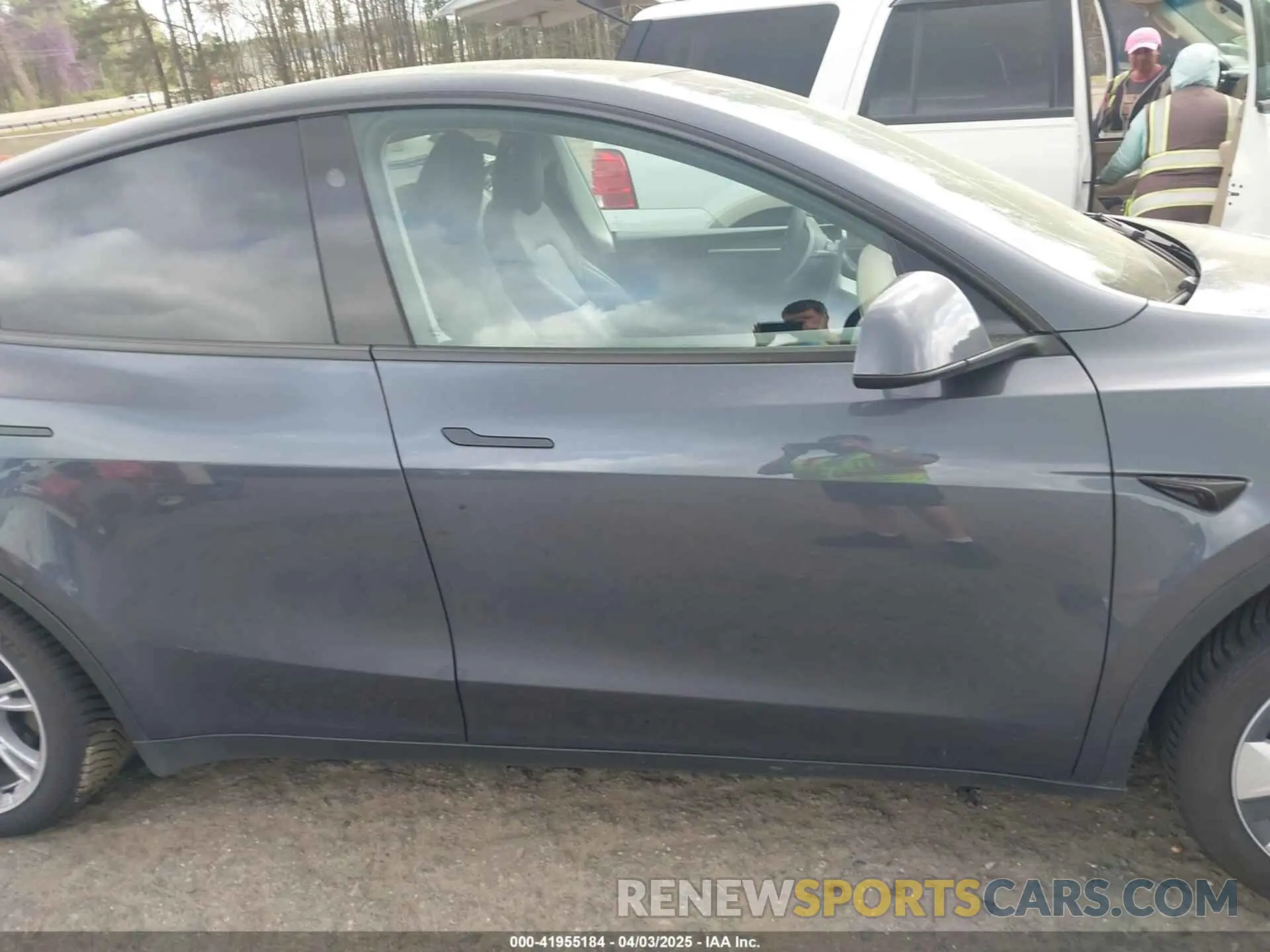 13 fotografías del automóvil dañado 7SAYGDEE0PA177332 TESLA MODEL Y 2023