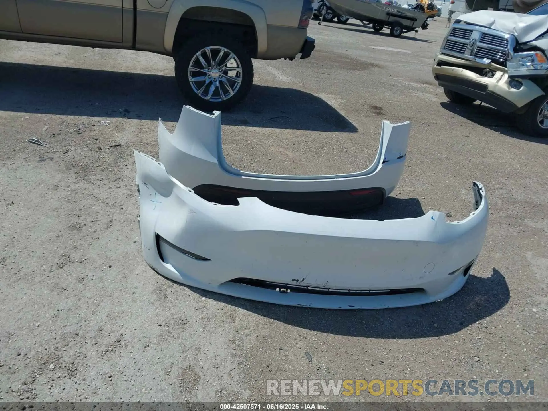 11 fotografías del automóvil dañado 7SAYGDEE0PA178495 TESLA MODEL Y 2023