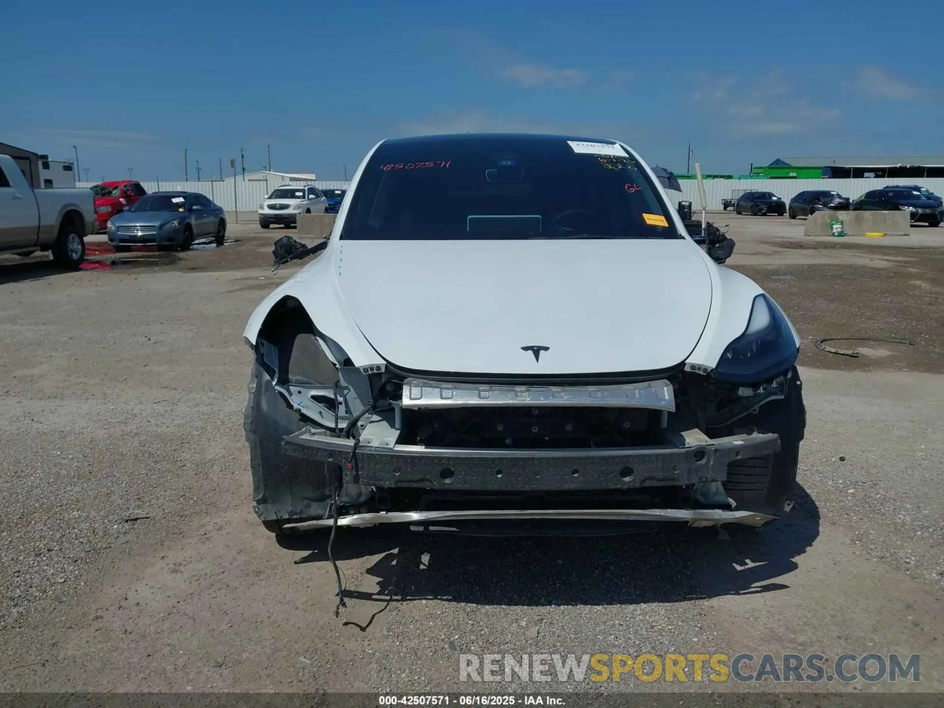 6 fotografías del automóvil dañado 7SAYGDEE0PA178495 TESLA MODEL Y 2023
