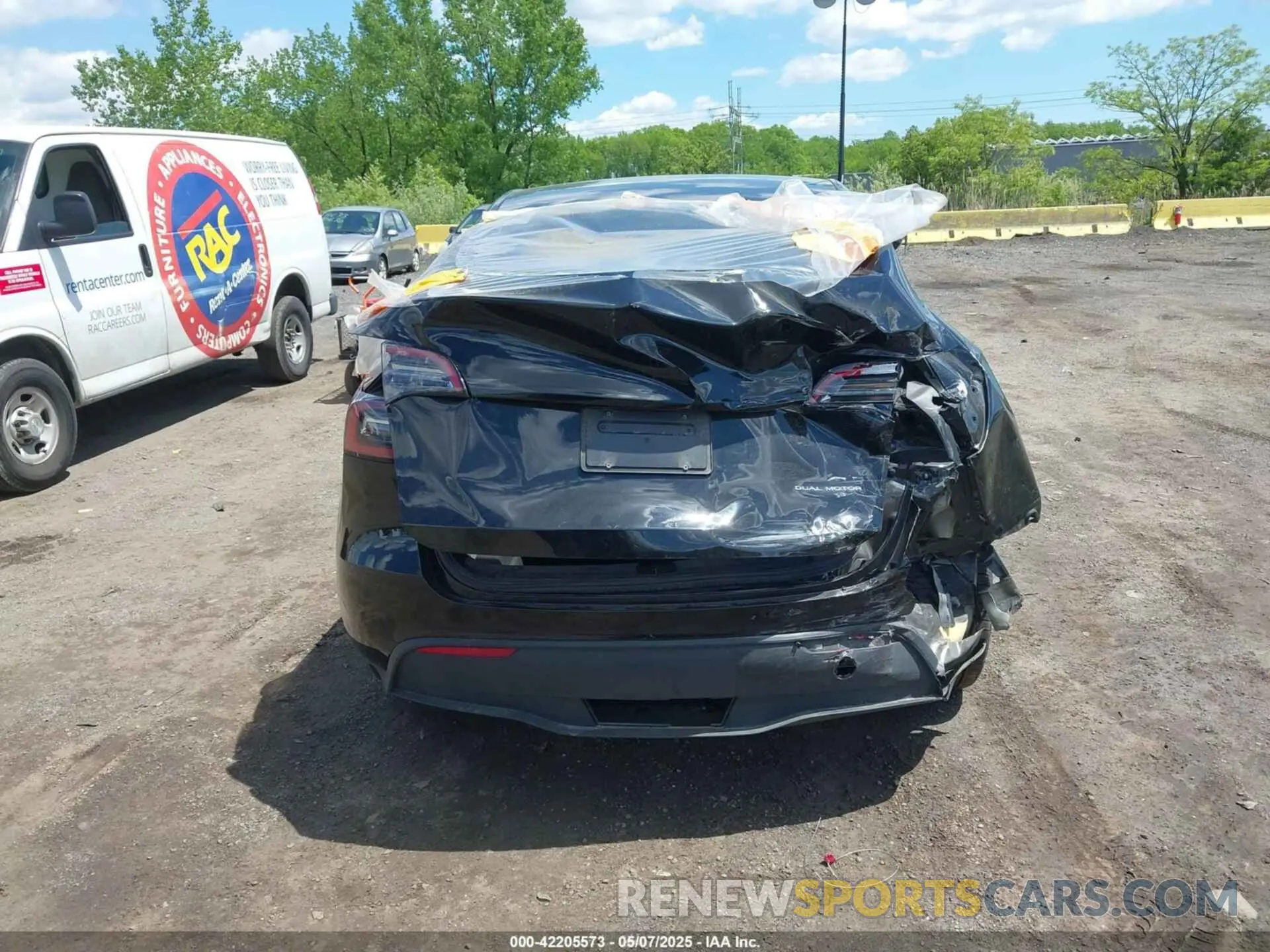 16 fotografías del automóvil dañado 7SAYGDEE0PA183891 TESLA MODEL Y 2023