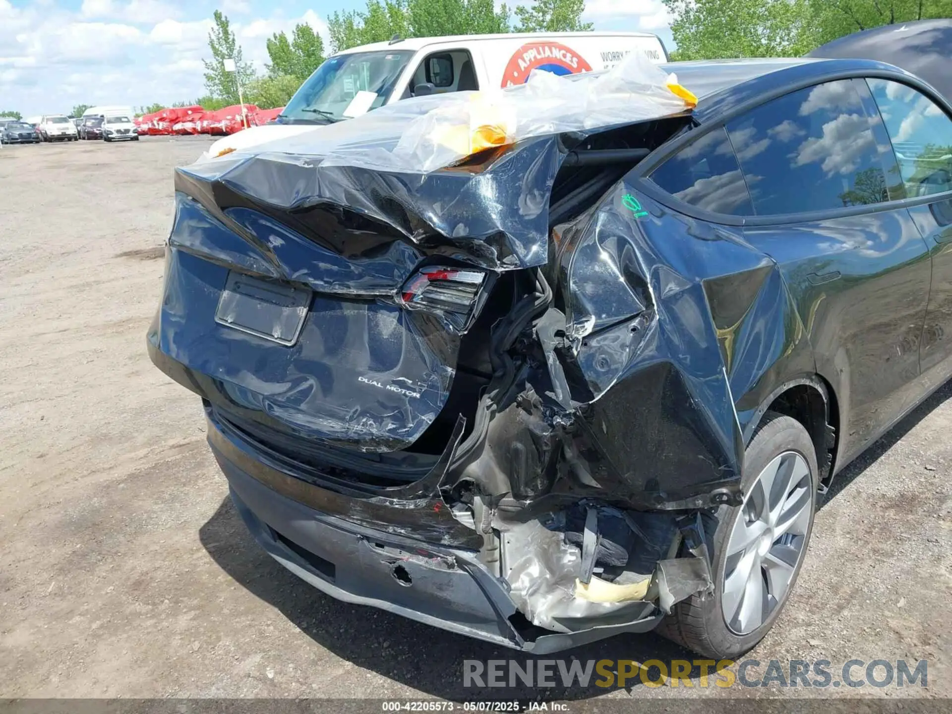 21 fotografías del automóvil dañado 7SAYGDEE0PA183891 TESLA MODEL Y 2023