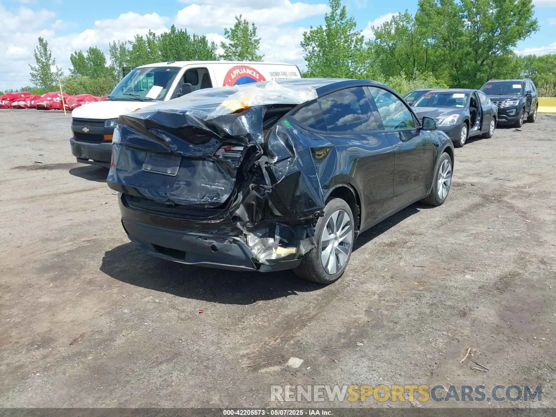 4 fotografías del automóvil dañado 7SAYGDEE0PA183891 TESLA MODEL Y 2023