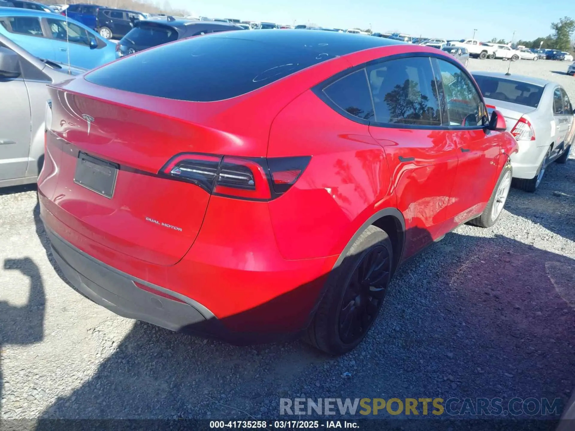 4 fotografías del automóvil dañado 7SAYGDEE0PA202150 TESLA MODEL Y 2023