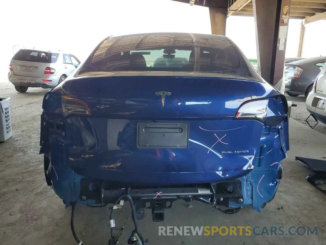 6 fotografías del automóvil dañado 7SAYGDEE0PF837470 TESLA MODEL Y 2023