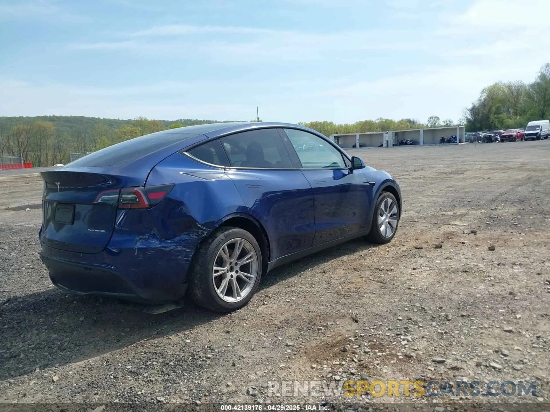 4 fotografías del automóvil dañado 7SAYGDEE0PF850980 TESLA MODEL Y 2023