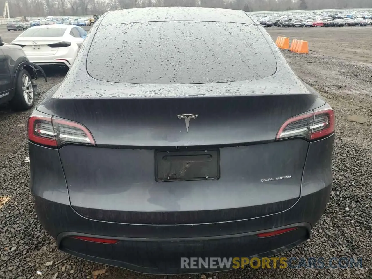 6 fotografías del automóvil dañado 7SAYGDEE0PF857881 TESLA MODEL Y 2023