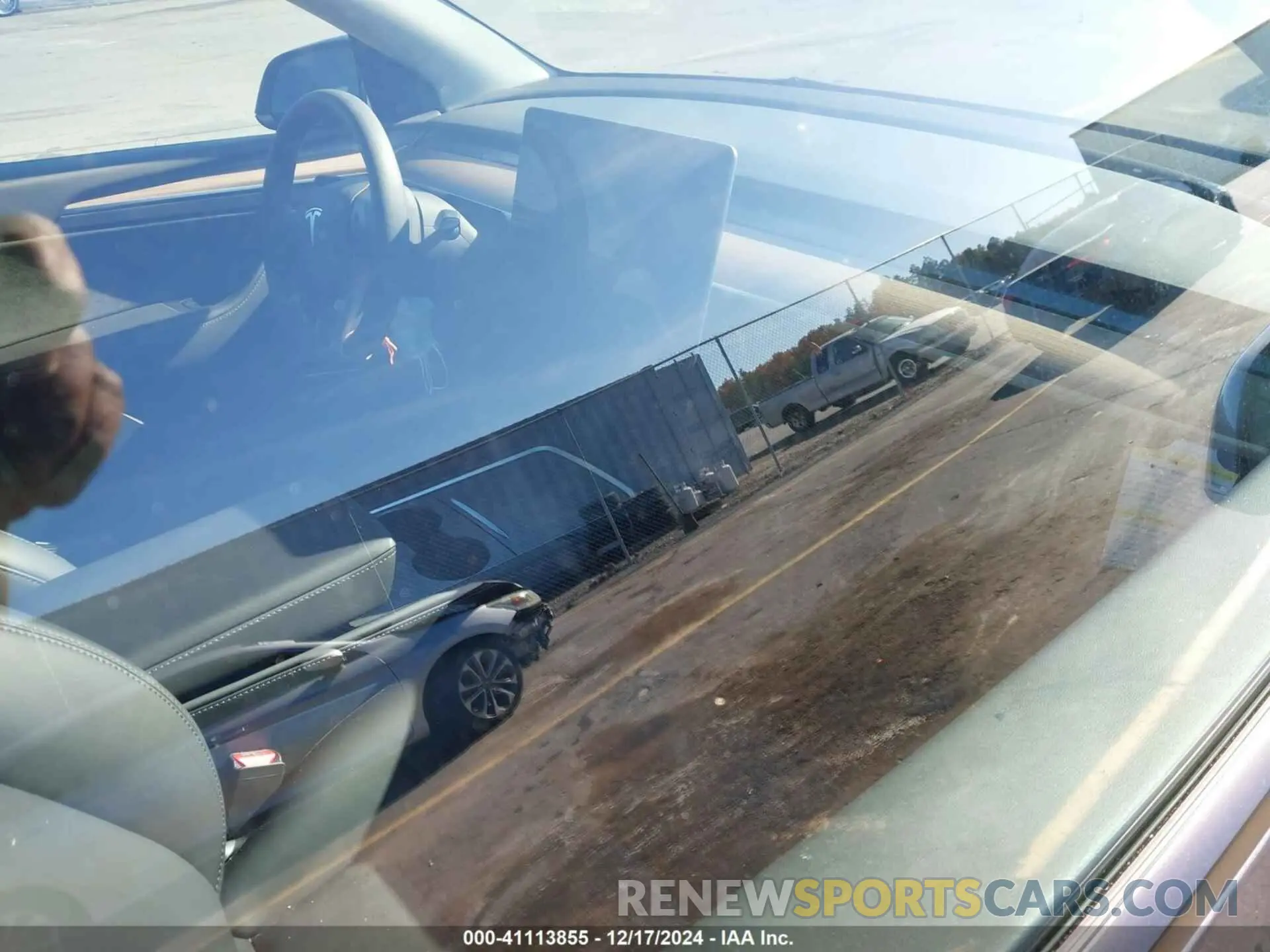 5 fotografías del automóvil dañado 7SAYGDEE0PF881601 TESLA MODEL Y 2023