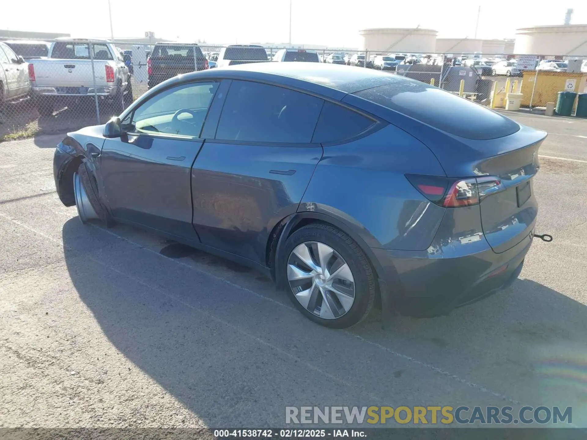 3 fotografías del automóvil dañado 7SAYGDEE0PF928836 TESLA MODEL Y 2023