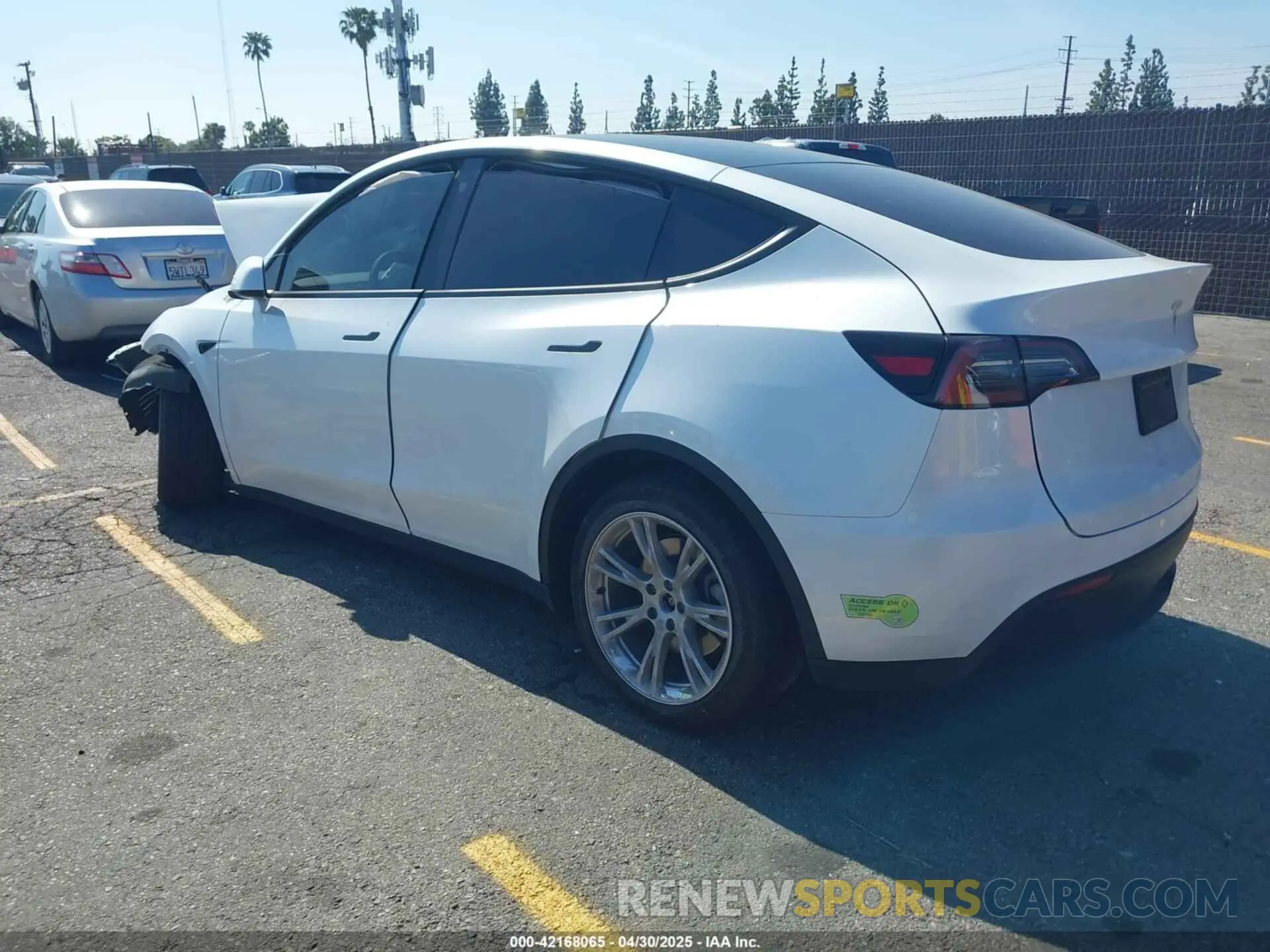3 fotografías del automóvil dañado 7SAYGDEE1PA034664 TESLA MODEL Y 2023