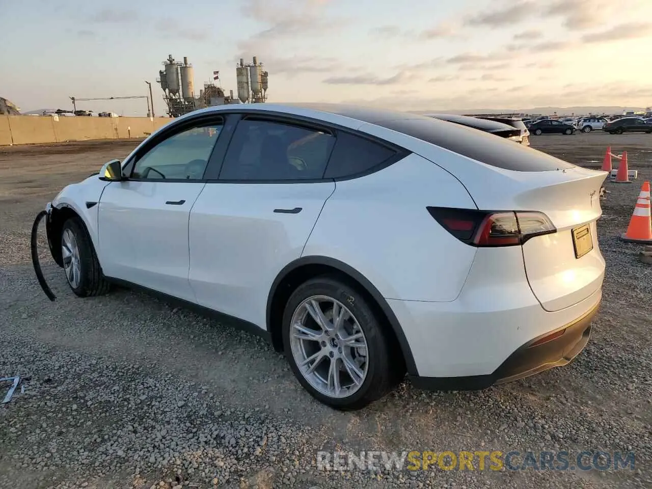 2 fotografías del automóvil dañado 7SAYGDEE1PA039069 TESLA MODEL Y 2023