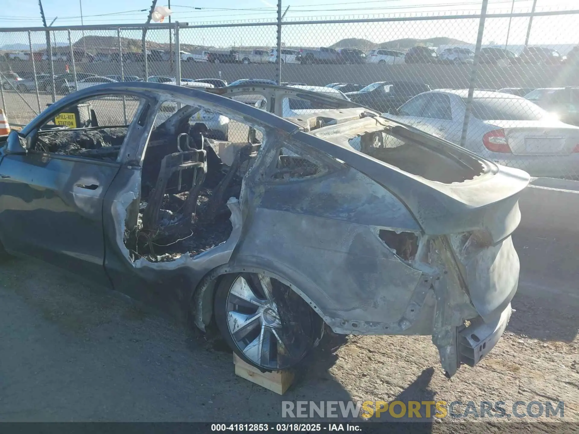 6 fotografías del automóvil dañado 7SAYGDEE1PA041727 TESLA MODEL Y 2023
