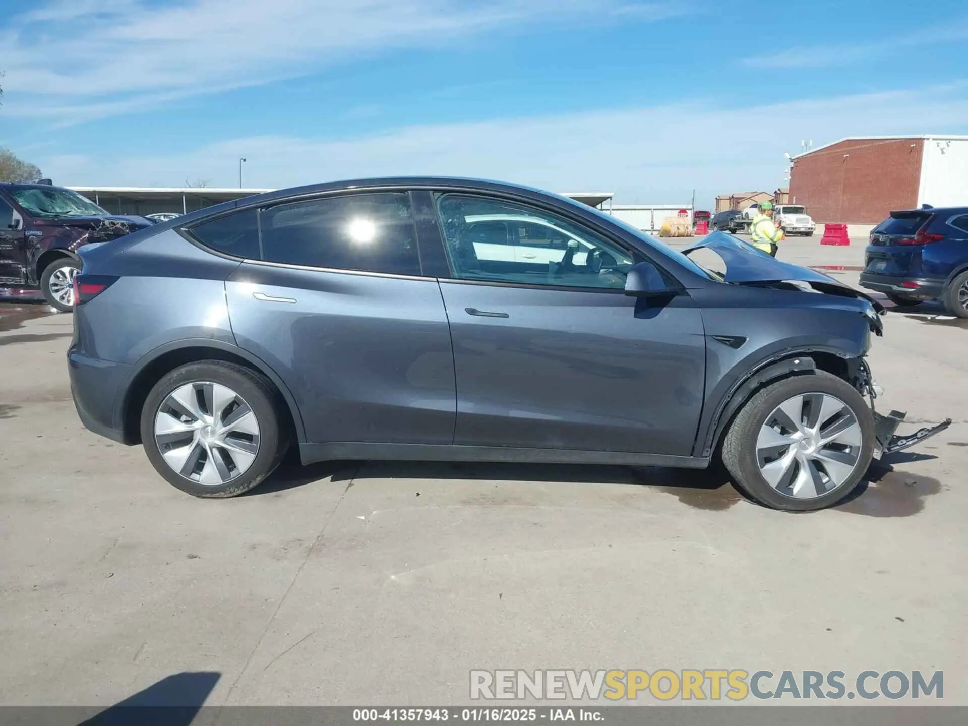 13 fotografías del automóvil dañado 7SAYGDEE1PA060410 TESLA MODEL Y 2023