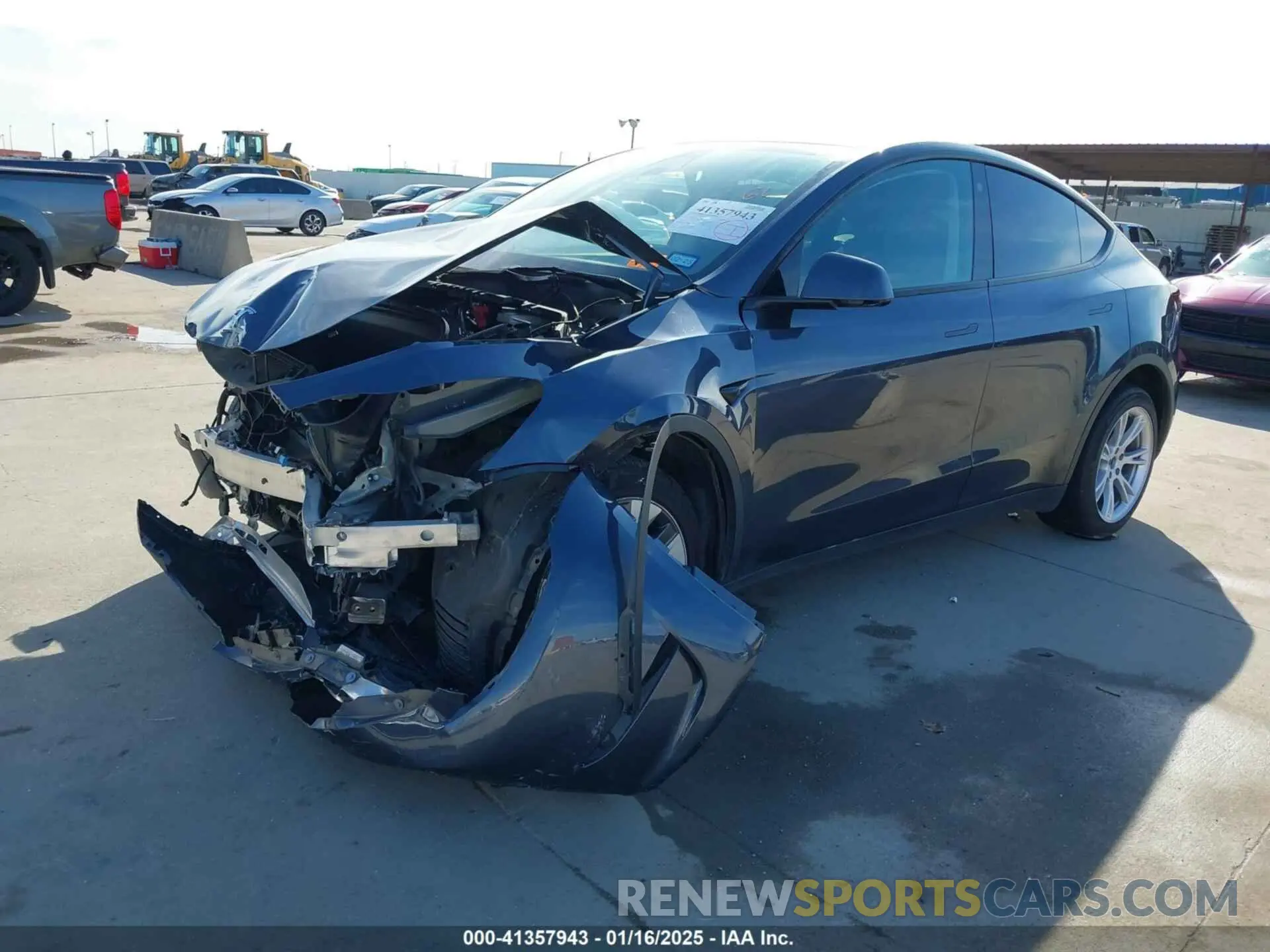 2 fotografías del automóvil dañado 7SAYGDEE1PA060410 TESLA MODEL Y 2023