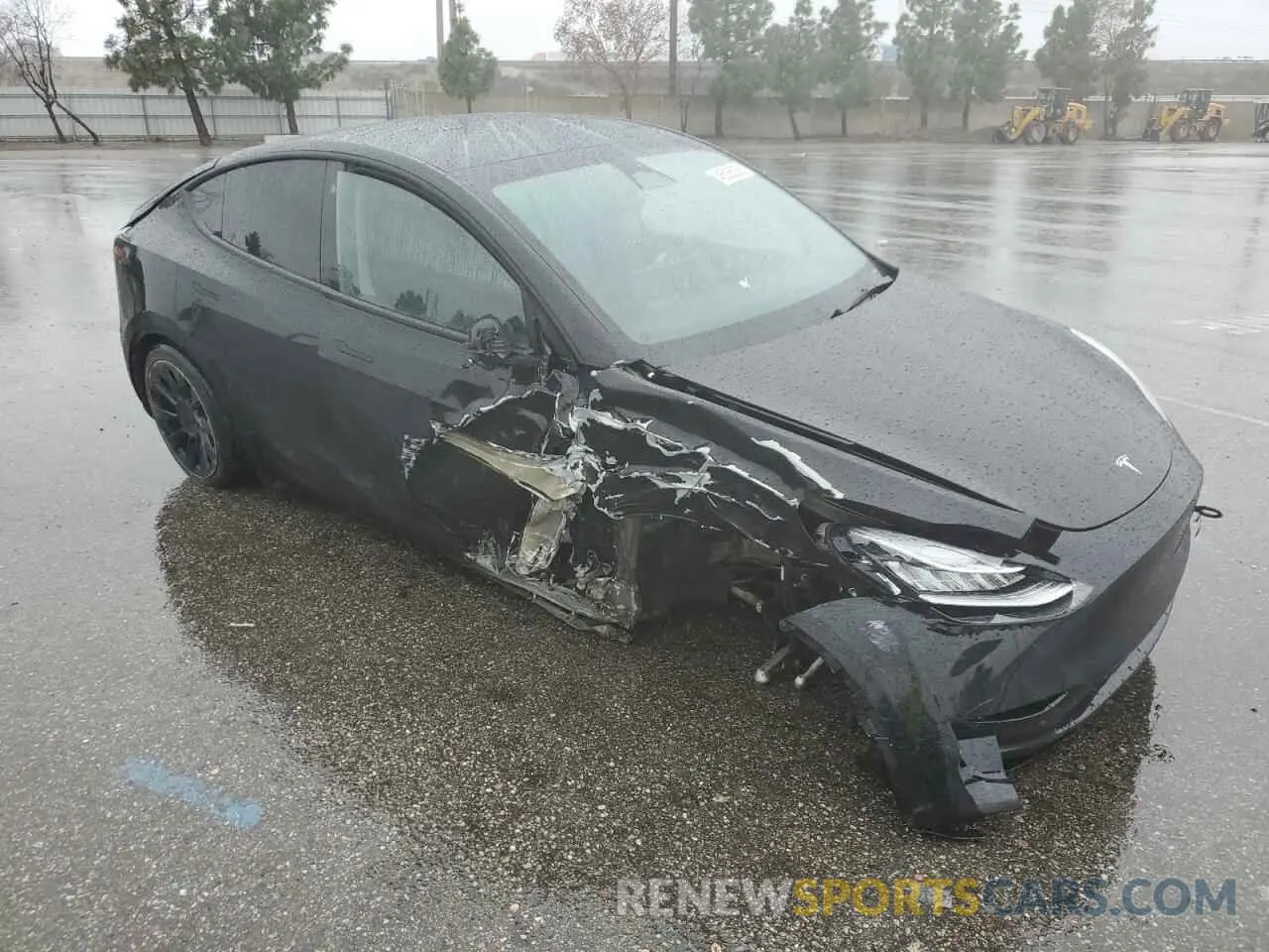 4 fotografías del automóvil dañado 7SAYGDEE1PA074971 TESLA MODEL Y 2023