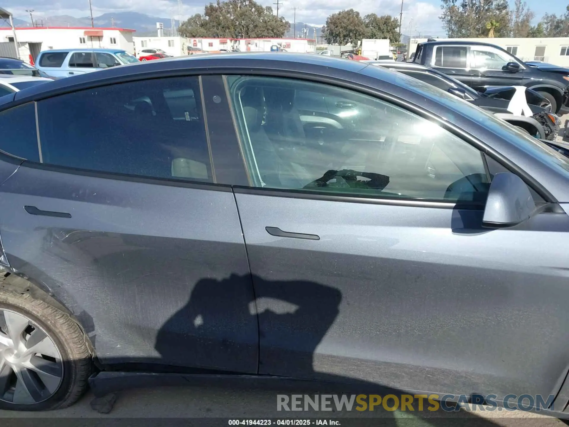 12 fotografías del automóvil dañado 7SAYGDEE1PA086375 TESLA MODEL Y 2023