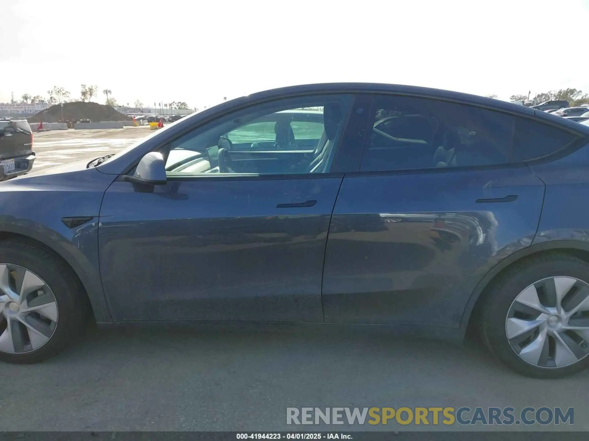 13 fotografías del automóvil dañado 7SAYGDEE1PA086375 TESLA MODEL Y 2023