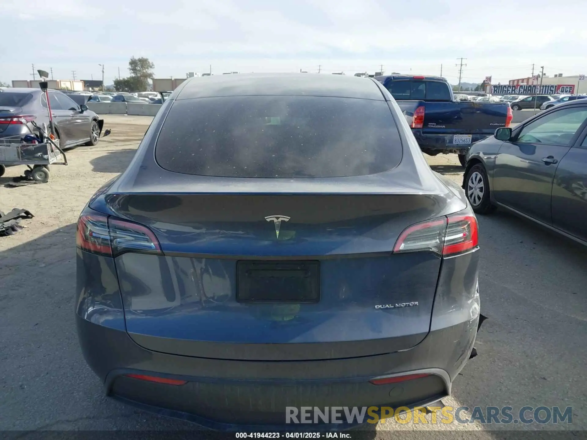 15 fotografías del automóvil dañado 7SAYGDEE1PA086375 TESLA MODEL Y 2023