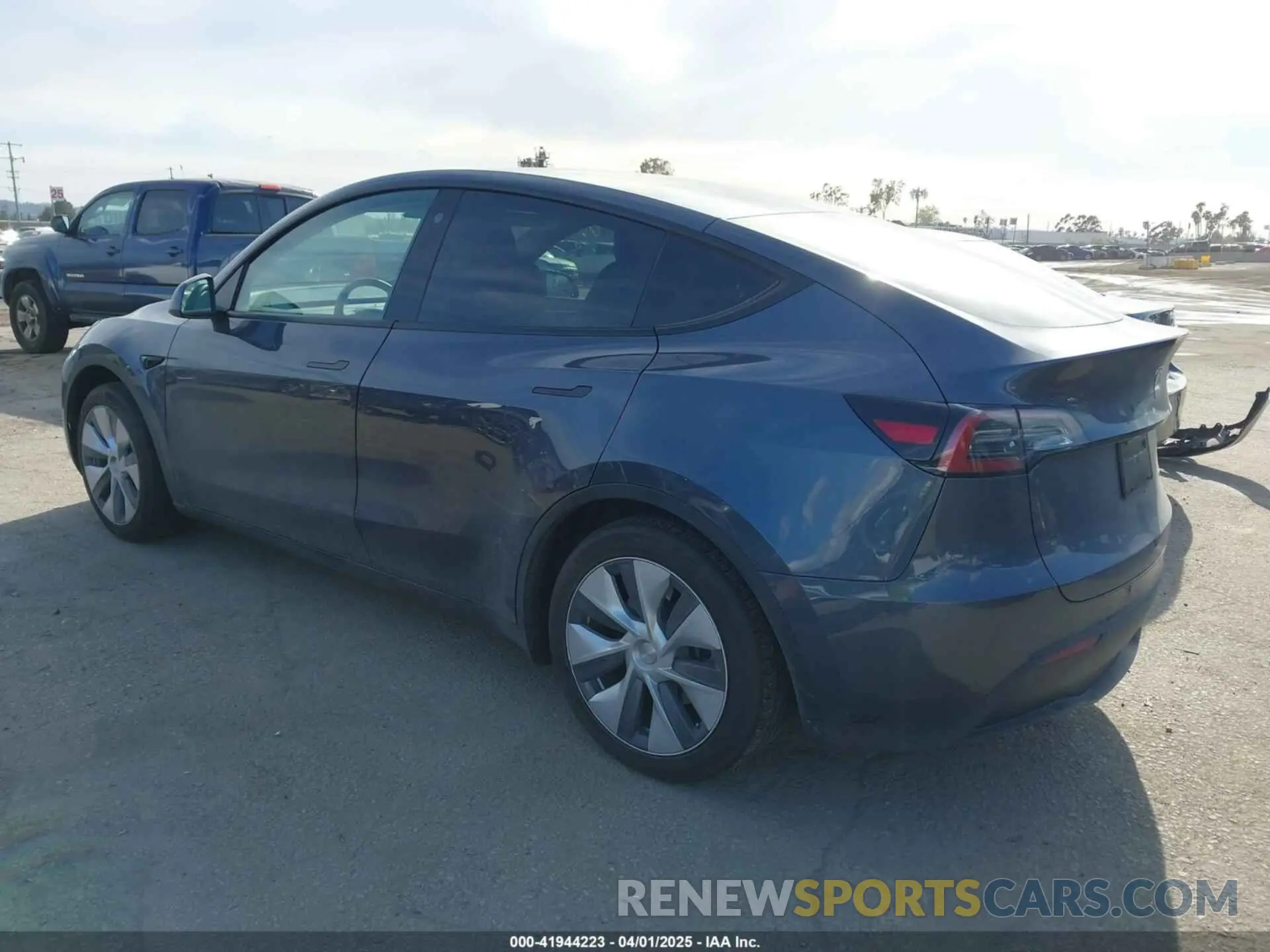 3 fotografías del automóvil dañado 7SAYGDEE1PA086375 TESLA MODEL Y 2023