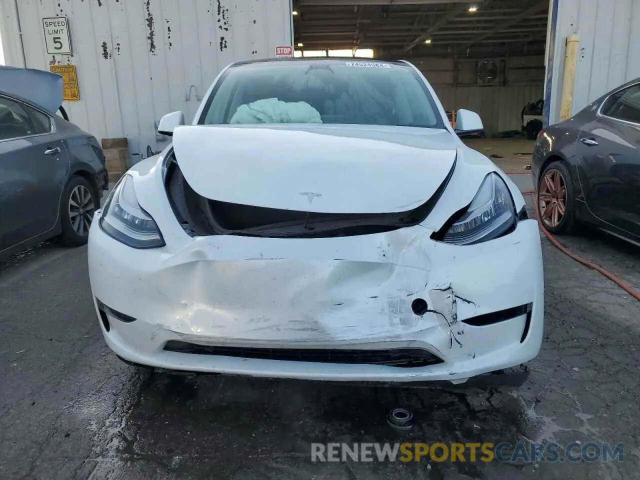 5 fotografías del automóvil dañado 7SAYGDEE1PA095898 TESLA MODEL Y 2023